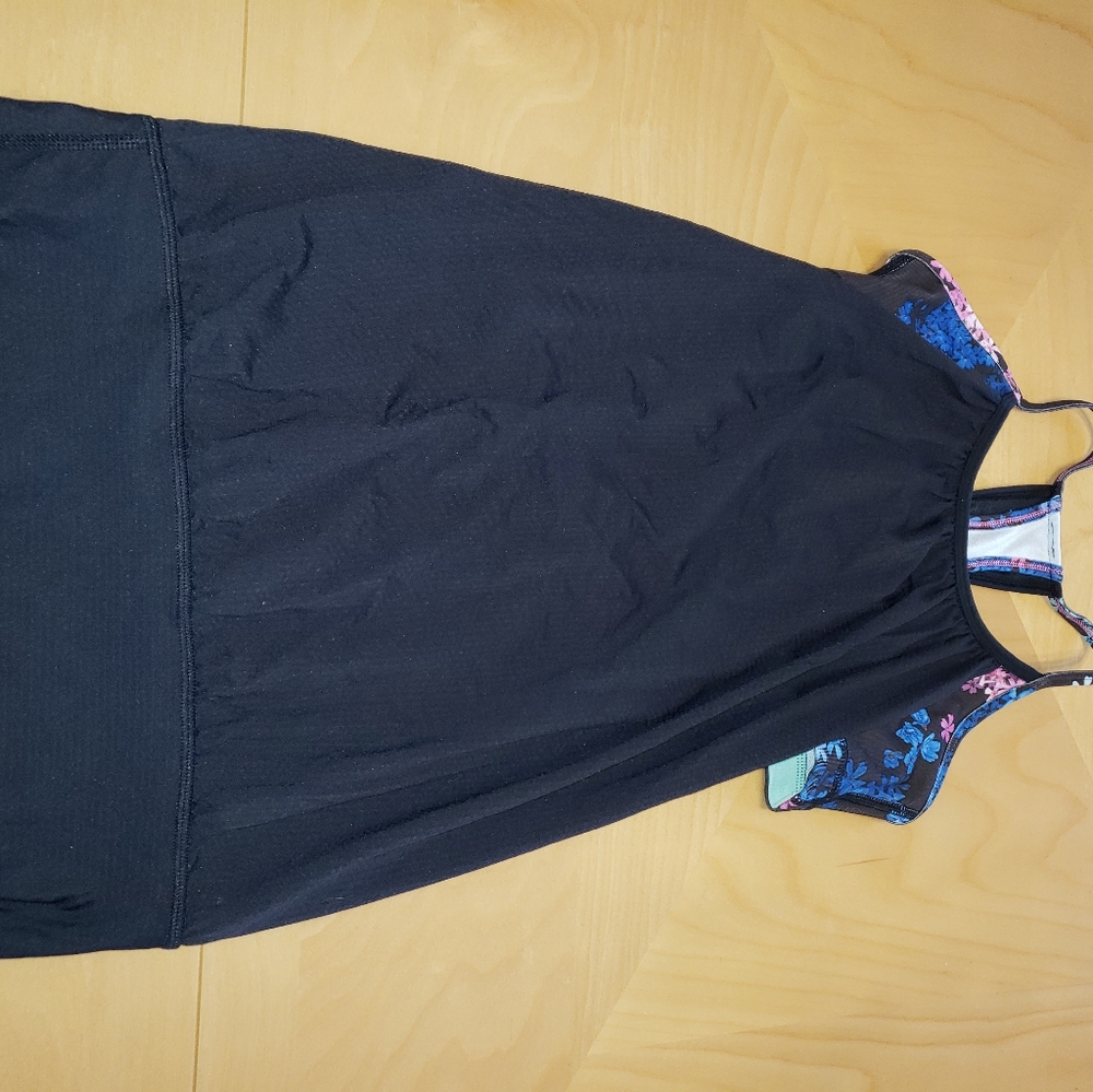 Black lululemon tank top